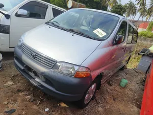 Toyota HiAce 2002 Silver