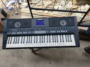 Yamaha PSR-S650 Keyboard