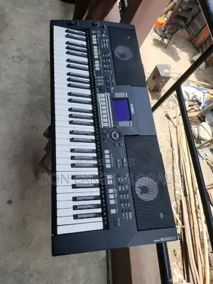 Yamaha PSR-S550 Keyboard