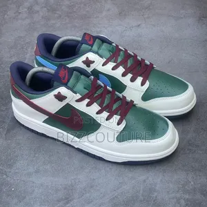 Original NIKE SB DUNK Low Fire Green Available in Store