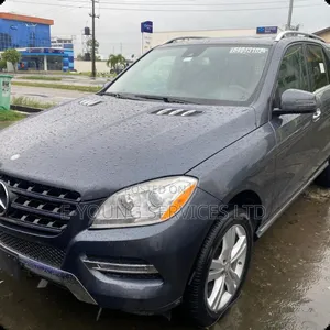 Mercedes-Benz M Class ML350 4MATIC 4dr SUV AWD (3.5L 6cyl 7A) 2015 Gray