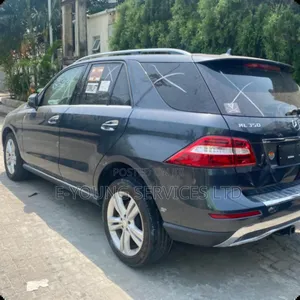 Mercedes-Benz M Class ML350 4MATIC 4dr SUV AWD (3.5L 6cyl 7A) 2015 Gray
