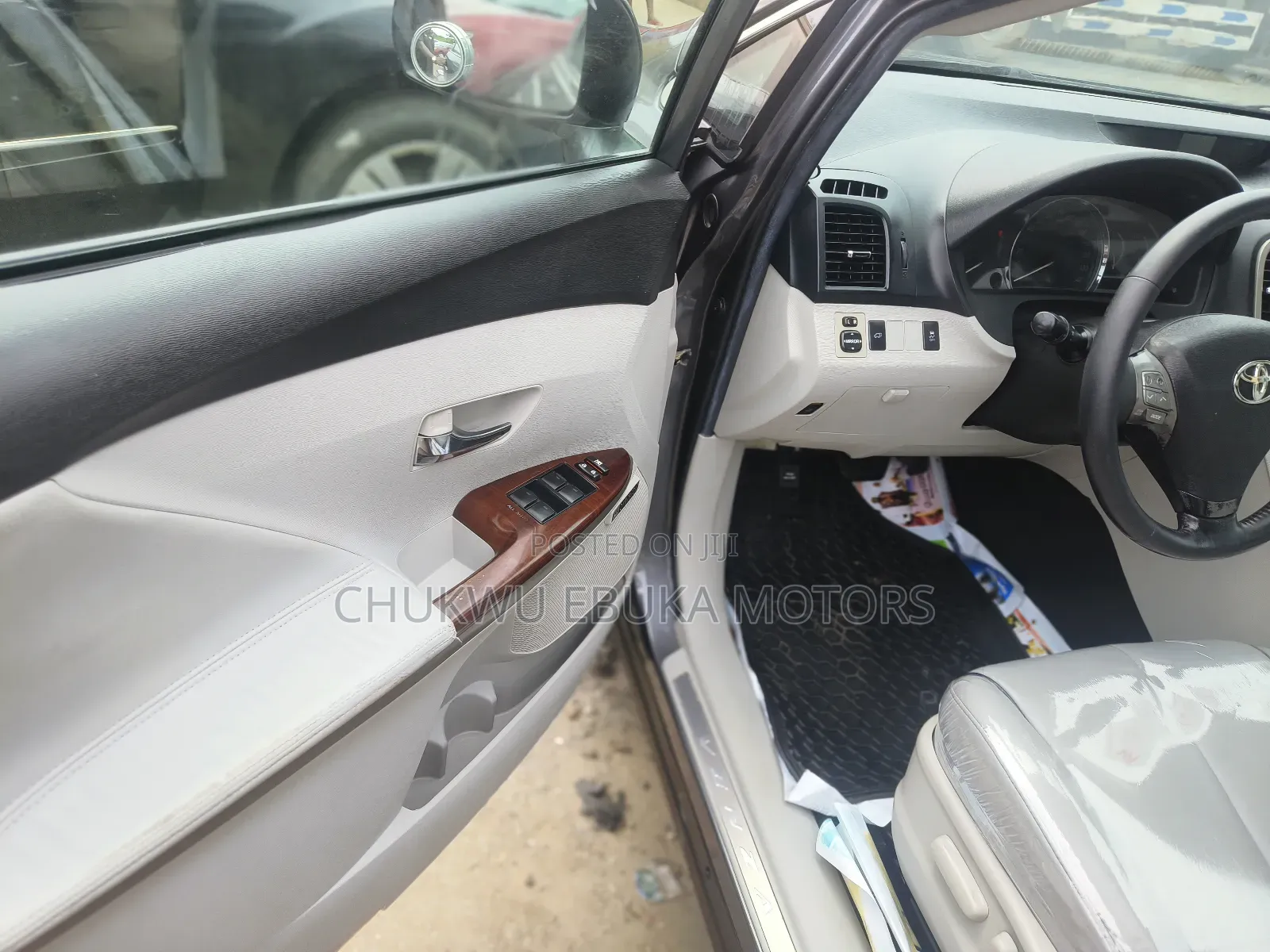Toyota Venza V6 AWD 2012 Gray