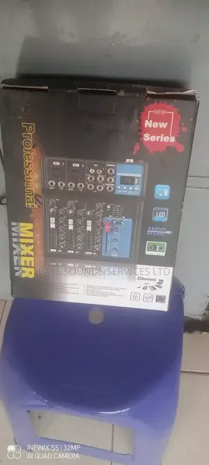 4channels Yamaha Mixer