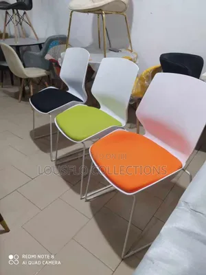 Quality Plastic Wit Fabric Visitors Chair