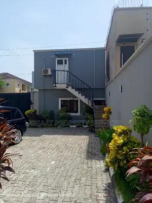 5bdrm Block of Flats in Lekki Phase 1 for sale
