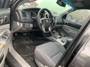 Toyota Tacoma Double Cab 4x4 4.0L V6 5-Speed Automatic 2013 Gray