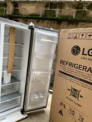 Spacious LG 688L Side-by-Side Refrigerator REF 257 JLYL-B