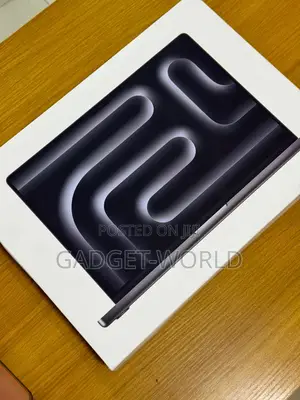New Laptop Apple MacBook Pro 18GB Apple M3 Pro SSD 512GB