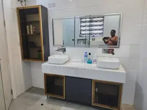 Vanity With Sink, Tap Mirror