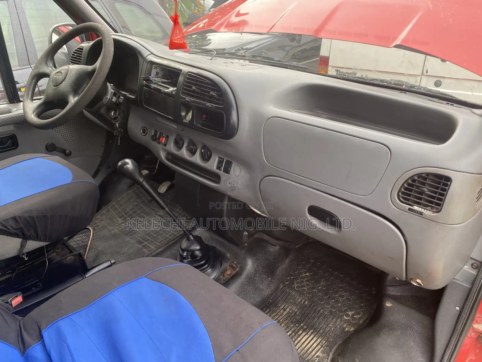 Ford Transit 2002 Red