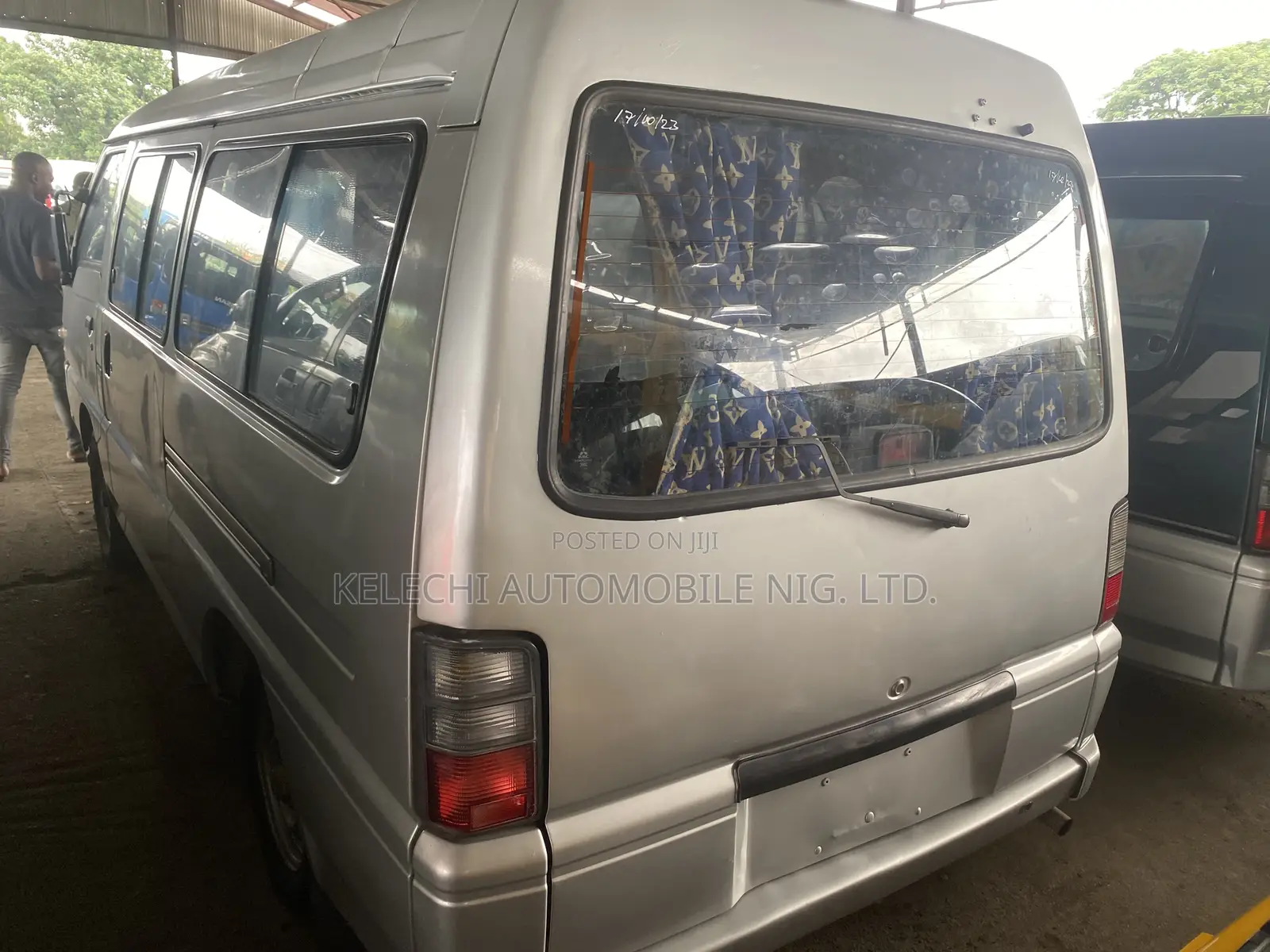 Mitsubishi L300 2005 Silver