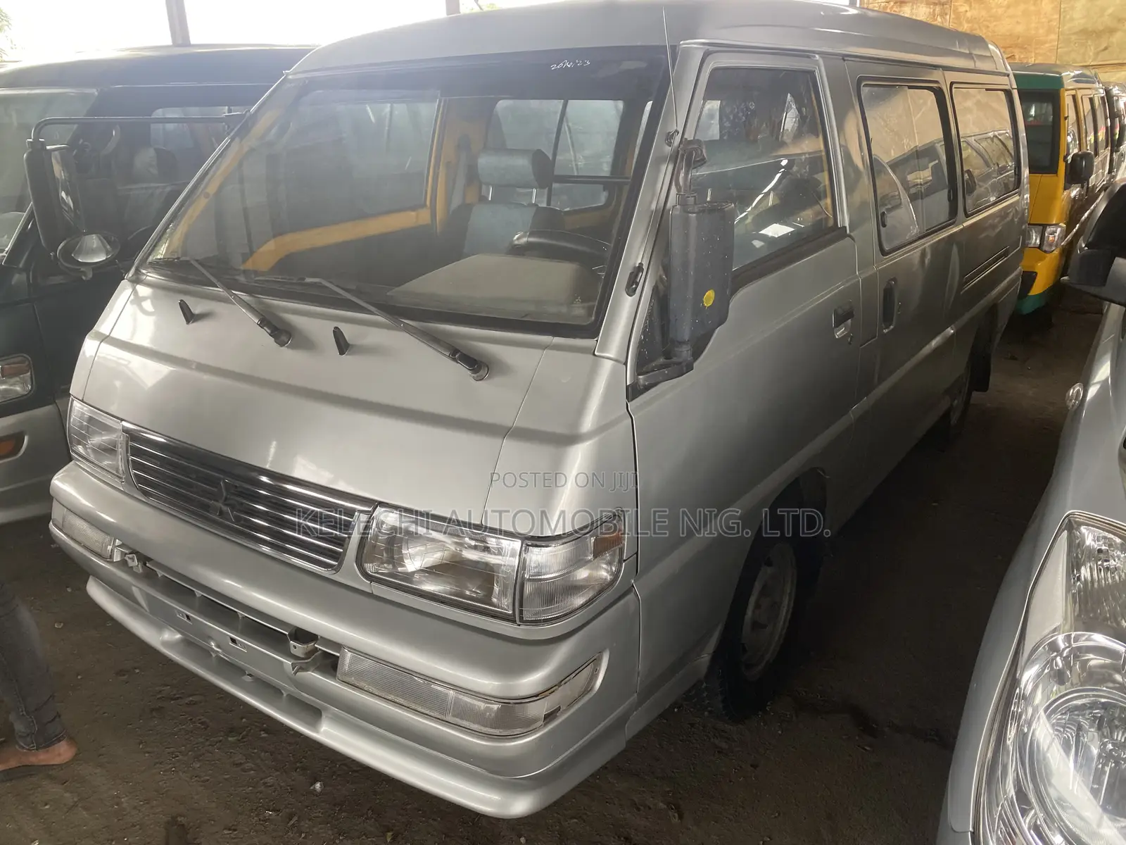 Mitsubishi L300 2005 Silver