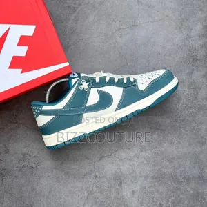 Original NIKE Dunk Low Retro Sneakers Available in Store