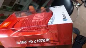 Clip 4 JBL Speaker