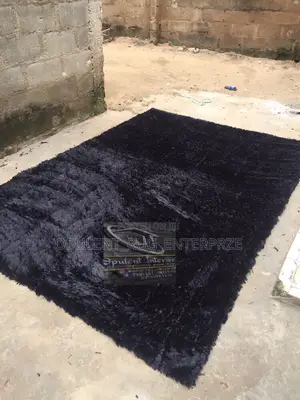 Center Rug (Faux Fur_rug)
