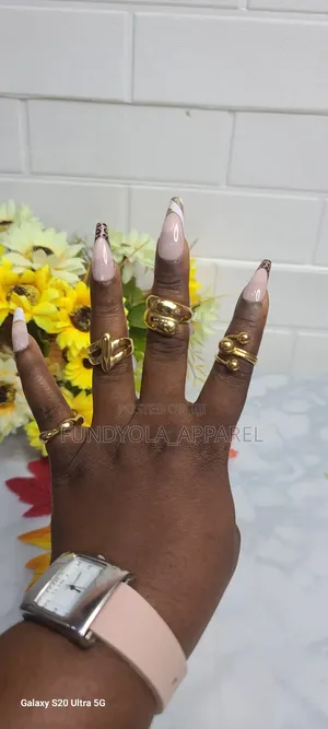 Non Tarnishing Titanium Gold Chunky Fashion Rings