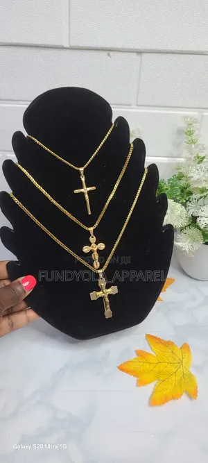 Gold Stainless Steel Chain and Pendant Set