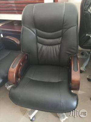 Quality Executive Leather Swivel Office Chair.