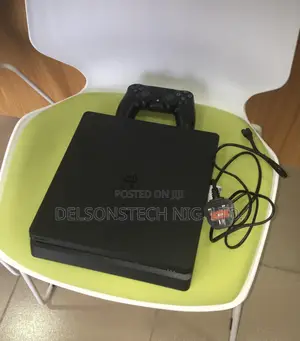 Ps4 Slim Plus 1pad and 3games Installed