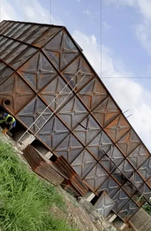 Pressed Steel/Fibreglass Water Tank Construction