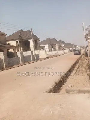 600sqm Duplex Land on a Tarred Road