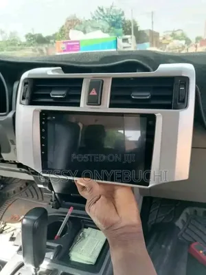 Toyota 4-Runner 2010-2016 Android Player + Reverse Camera