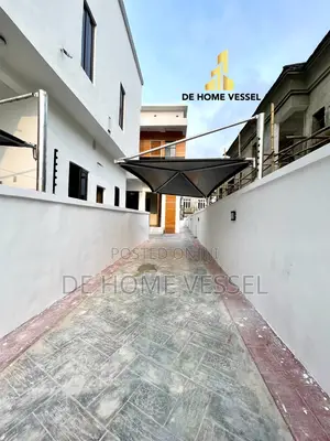 4bdrm Duplex in Lekki for sale