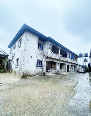 8bdrm Duplex in Oyigbo for sale