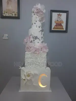 Beautiful Wedding Cake Available