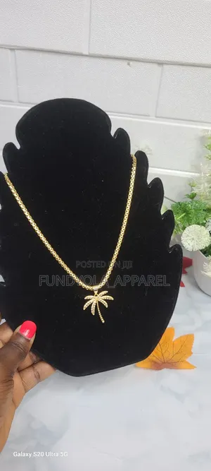 Gold Pure Stainless Steel Chain and Pendant Set