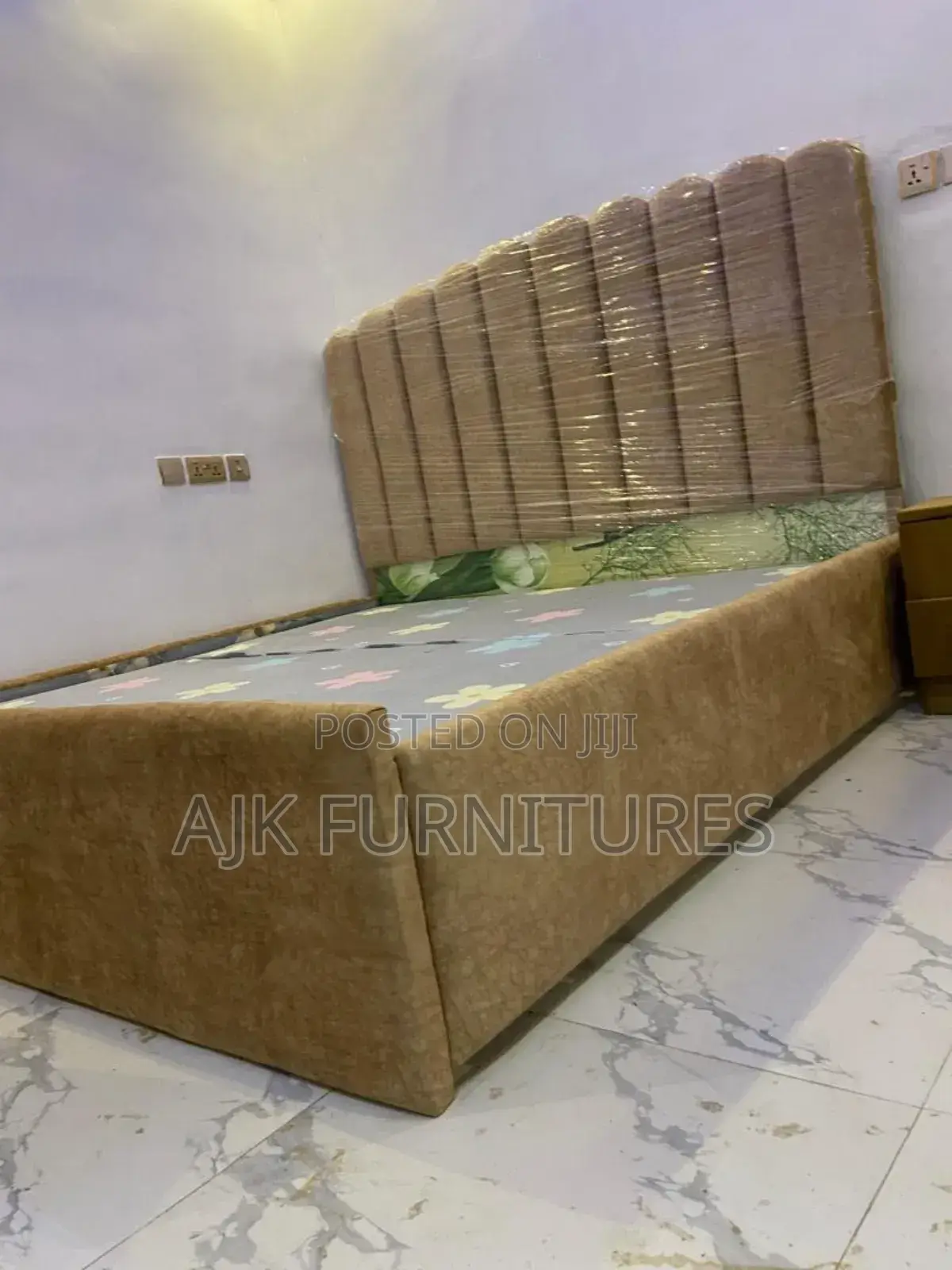 Full Padded 6by6ft Bedframe