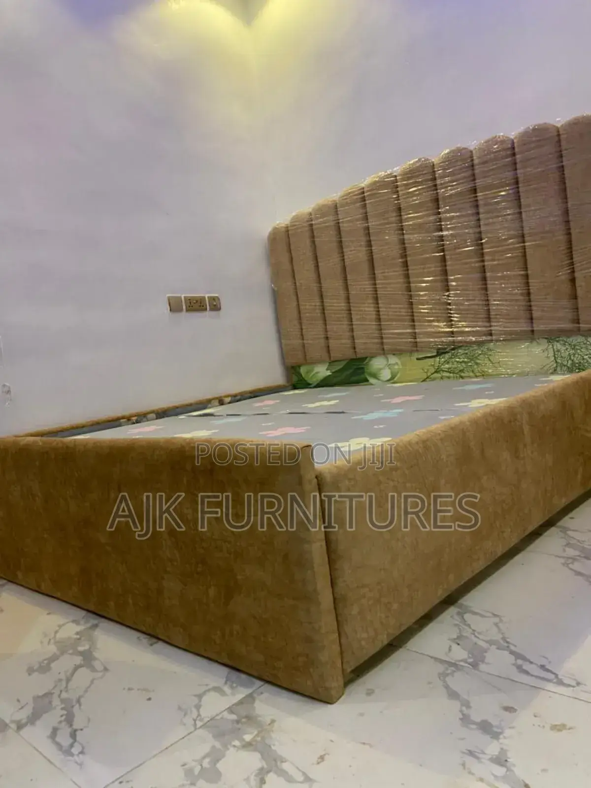Full Padded 6by6ft Bedframe