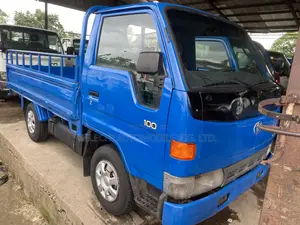 100 Toyota Dyna