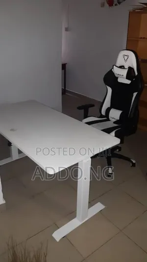 Office Electric Adjustable Desk 1.4 Meter With Gaming Chair