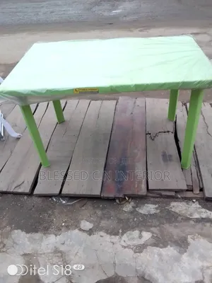 Classic Plastic Table