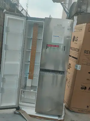 LG Side by Side Refrigerator REF257JLYL-B (Good)