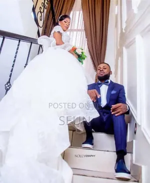 Trendy Wedding Gown With Accessories for Rent