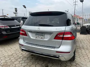 Mercedes-Benz M Class ML350 4MATIC 4dr SUV AWD (3.5L 6cyl 7A) 2014