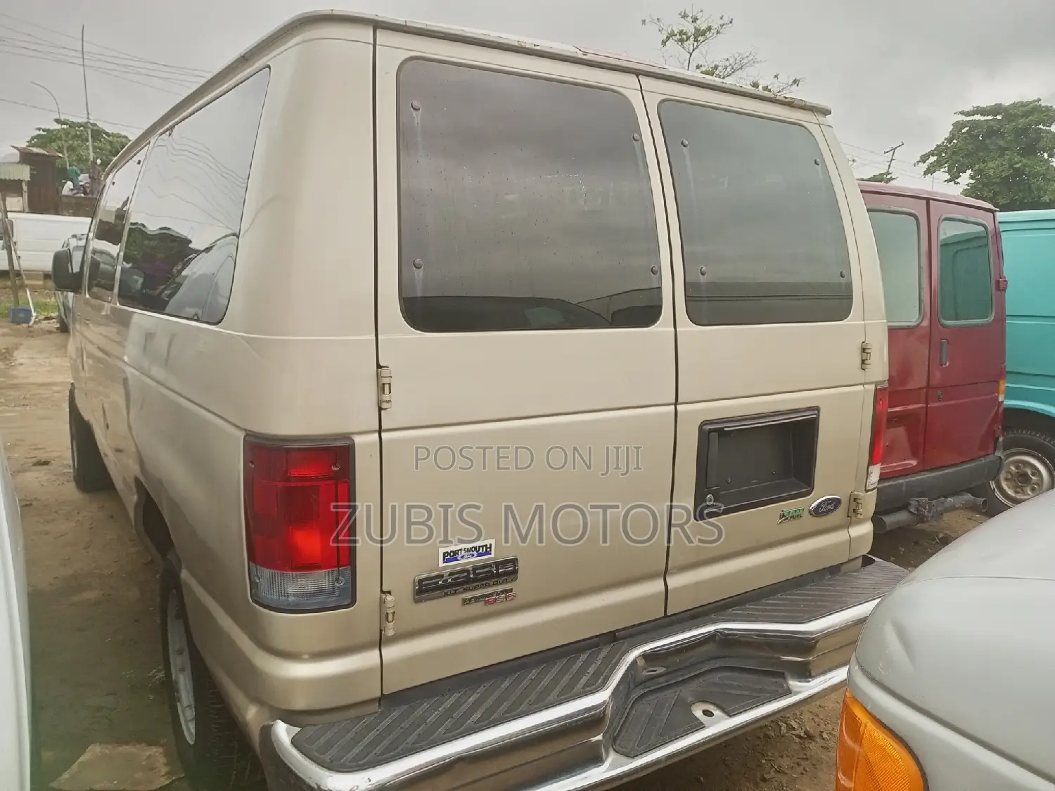 Ford E350 2012 Grey