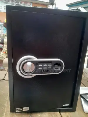 102T Safe Box With Digital And Fingerprint