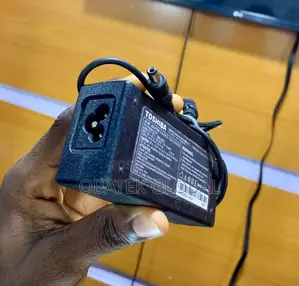 Toshiba 15V Laptop Adapter