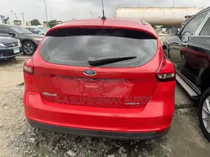 Ford Focus 2013 Red
