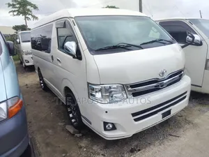 Toyota HiAce 2016 White