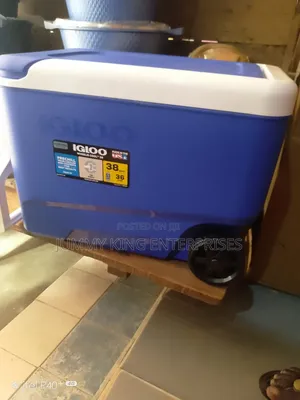 Mobile Cooler Camping Wheeled Food Storage Hard Cooler 36ltr
