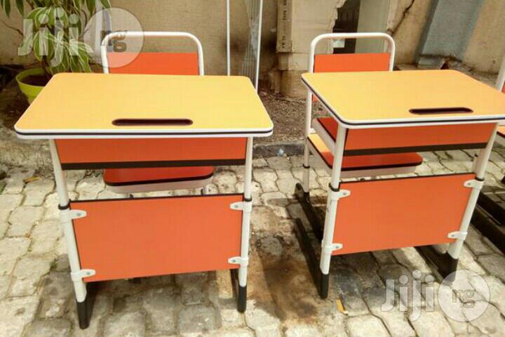 Students Reading Table and Chair
