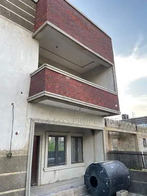 4bdrm Townhouse/Terrace in Palm Heights Estate, Lugbe District