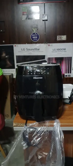 5 Litres Hisense Air Fryer That Roast, Grill, Fry and Bake.