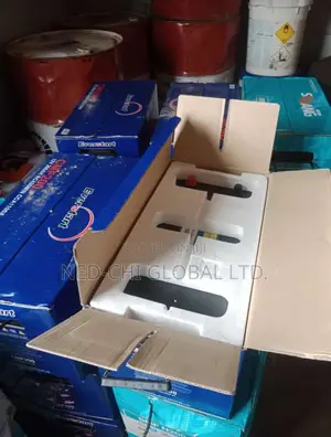Everstart Truck and Industrial Battery. 12v 200ahs