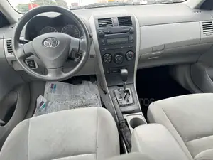 Toyota Corolla 2010 Silver